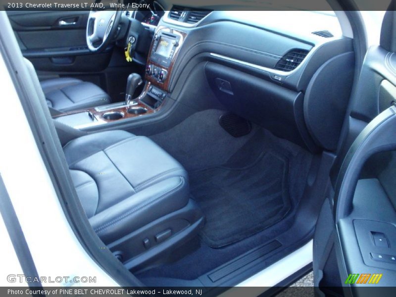 White / Ebony 2013 Chevrolet Traverse LT AWD
