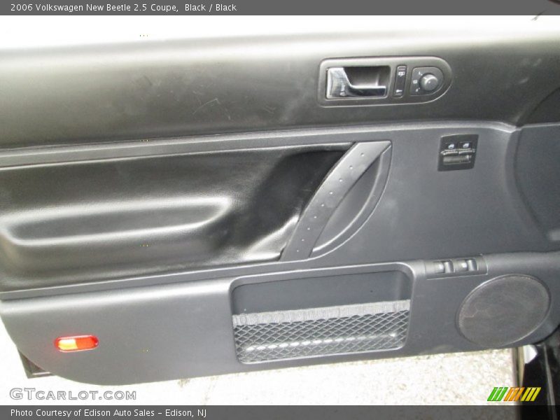 Black / Black 2006 Volkswagen New Beetle 2.5 Coupe