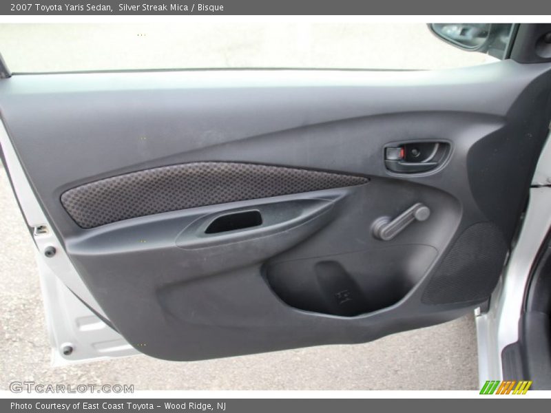 Silver Streak Mica / Bisque 2007 Toyota Yaris Sedan