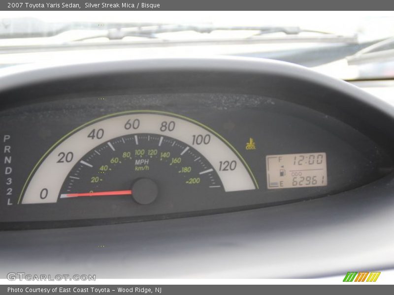 Silver Streak Mica / Bisque 2007 Toyota Yaris Sedan