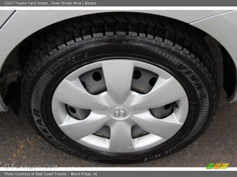 Silver Streak Mica / Bisque 2007 Toyota Yaris Sedan