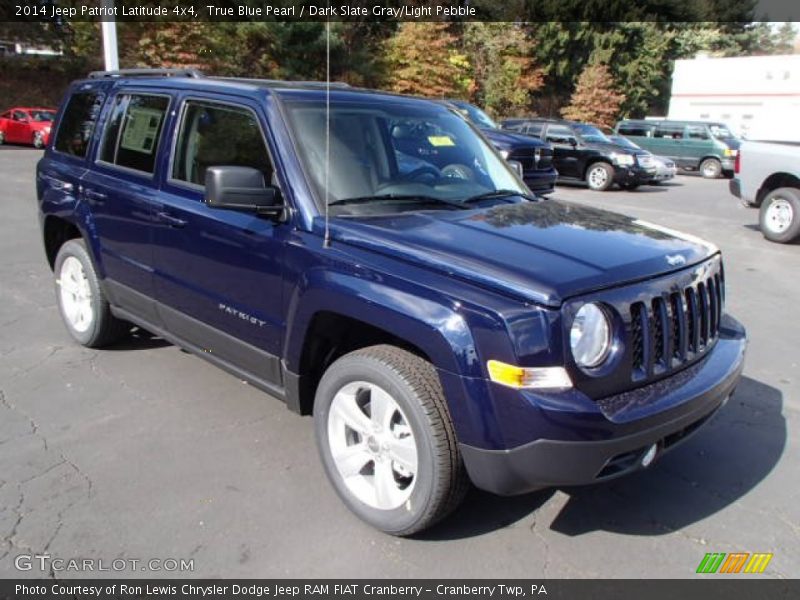 Front 3/4 View of 2014 Patriot Latitude 4x4