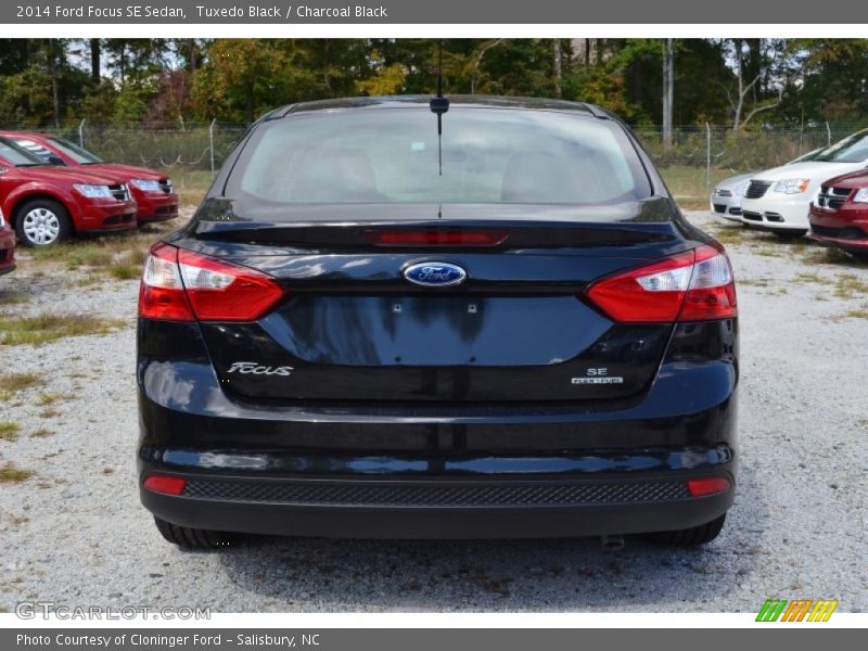 Tuxedo Black / Charcoal Black 2014 Ford Focus SE Sedan