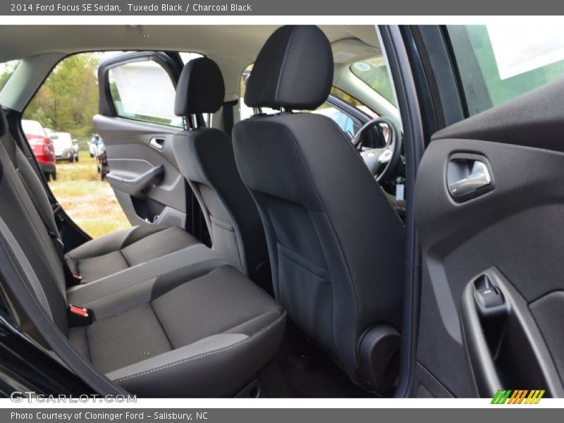 Tuxedo Black / Charcoal Black 2014 Ford Focus SE Sedan