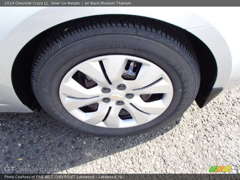 Silver Ice Metallic / Jet Black/Medium Titanium 2014 Chevrolet Cruze LS