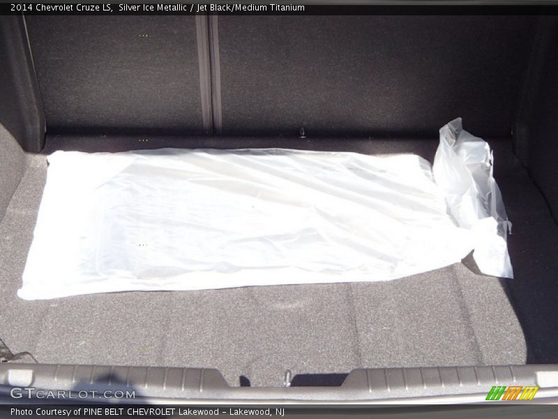Silver Ice Metallic / Jet Black/Medium Titanium 2014 Chevrolet Cruze LS