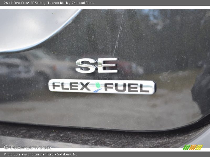 Tuxedo Black / Charcoal Black 2014 Ford Focus SE Sedan