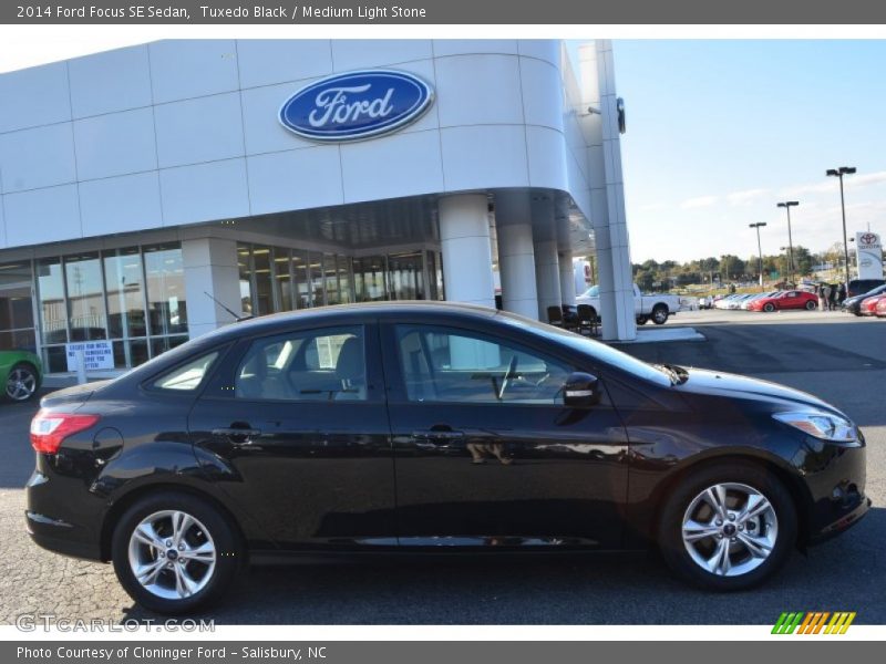 Tuxedo Black / Medium Light Stone 2014 Ford Focus SE Sedan
