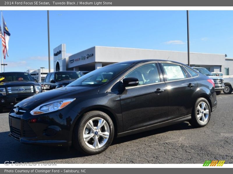 Tuxedo Black / Medium Light Stone 2014 Ford Focus SE Sedan