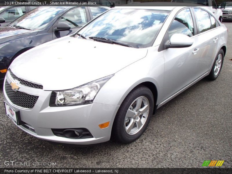 Silver Ice Metallic / Jet Black 2014 Chevrolet Cruze LT