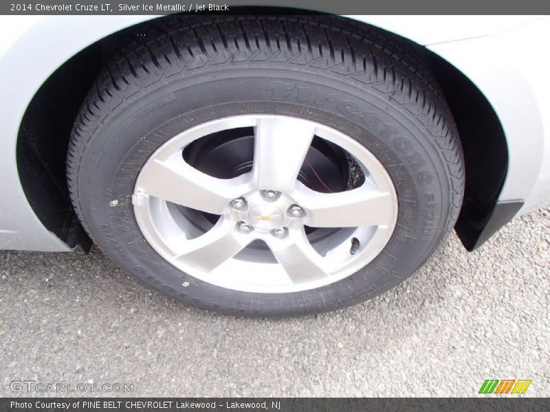 Silver Ice Metallic / Jet Black 2014 Chevrolet Cruze LT