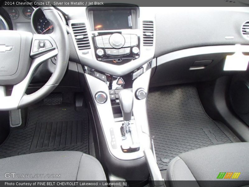 Silver Ice Metallic / Jet Black 2014 Chevrolet Cruze LT