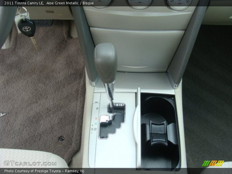 Aloe Green Metallic / Bisque 2011 Toyota Camry LE