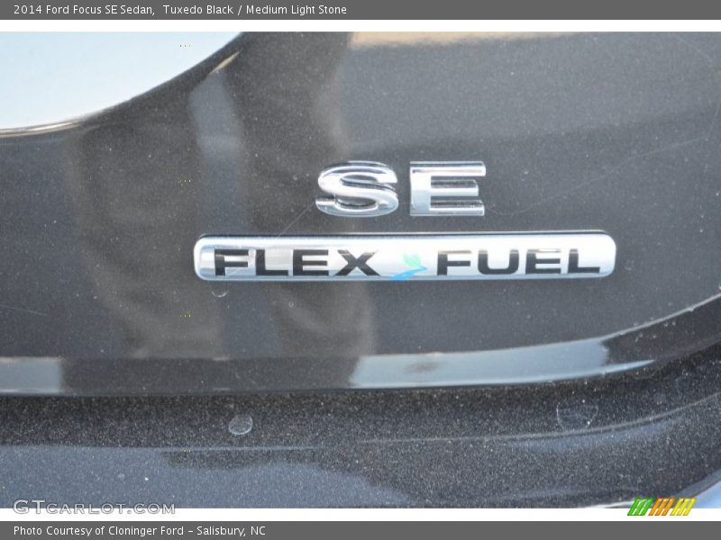 Tuxedo Black / Medium Light Stone 2014 Ford Focus SE Sedan