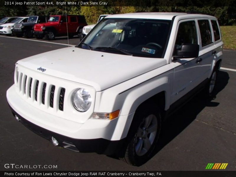 Bright White / Dark Slate Gray 2014 Jeep Patriot Sport 4x4