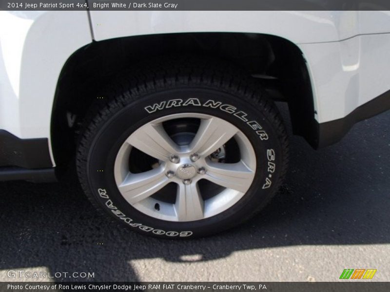 Bright White / Dark Slate Gray 2014 Jeep Patriot Sport 4x4