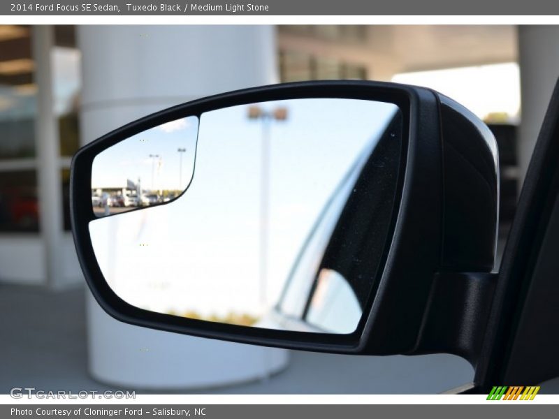 Tuxedo Black / Medium Light Stone 2014 Ford Focus SE Sedan