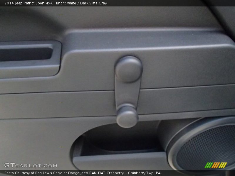 Bright White / Dark Slate Gray 2014 Jeep Patriot Sport 4x4