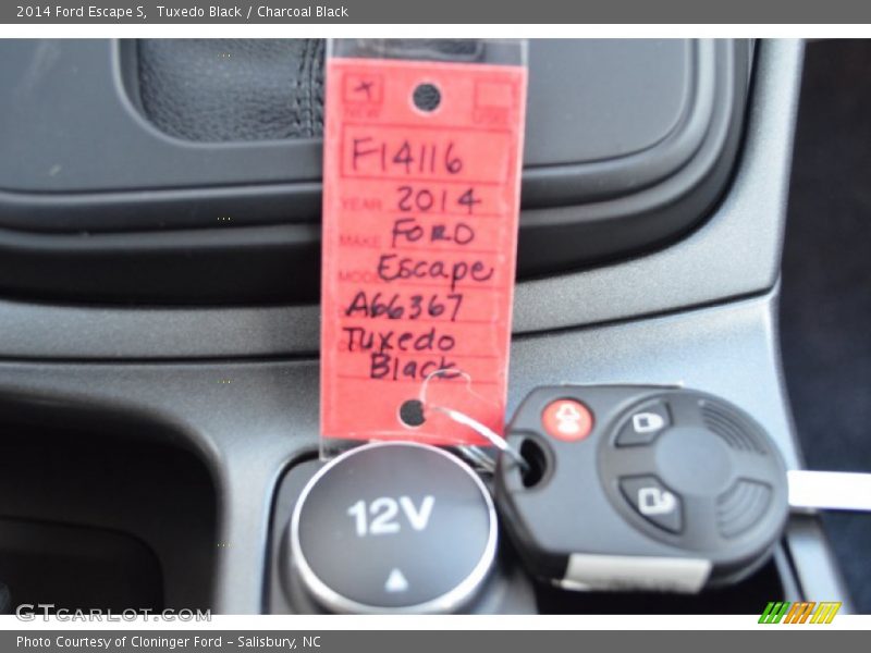 Tuxedo Black / Charcoal Black 2014 Ford Escape S