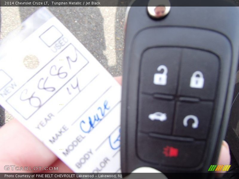 Tungsten Metallic / Jet Black 2014 Chevrolet Cruze LT