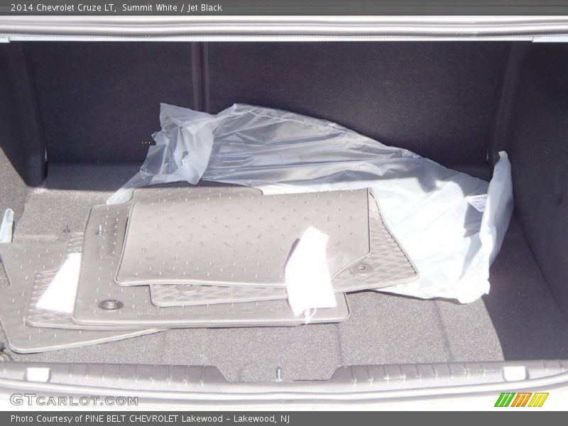 Summit White / Jet Black 2014 Chevrolet Cruze LT