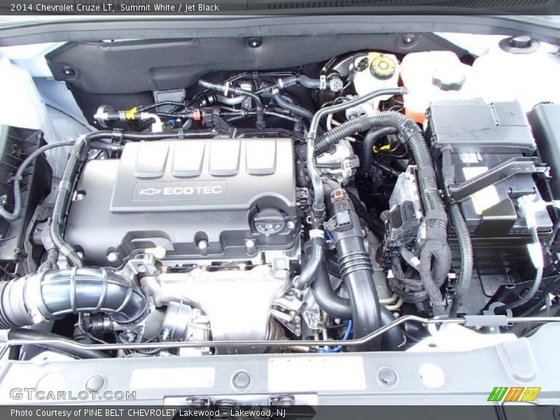 Summit White / Jet Black 2014 Chevrolet Cruze LT