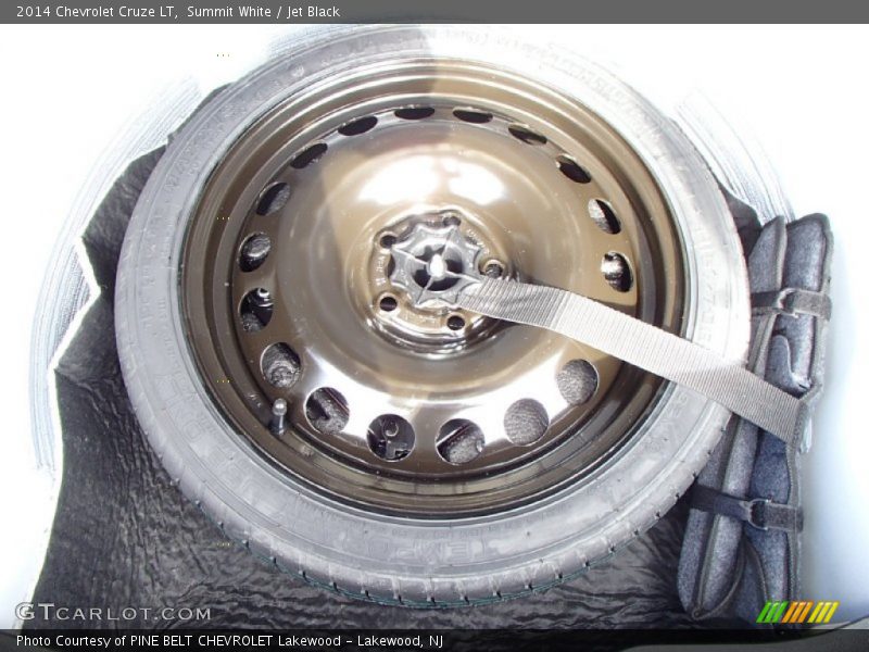 Summit White / Jet Black 2014 Chevrolet Cruze LT