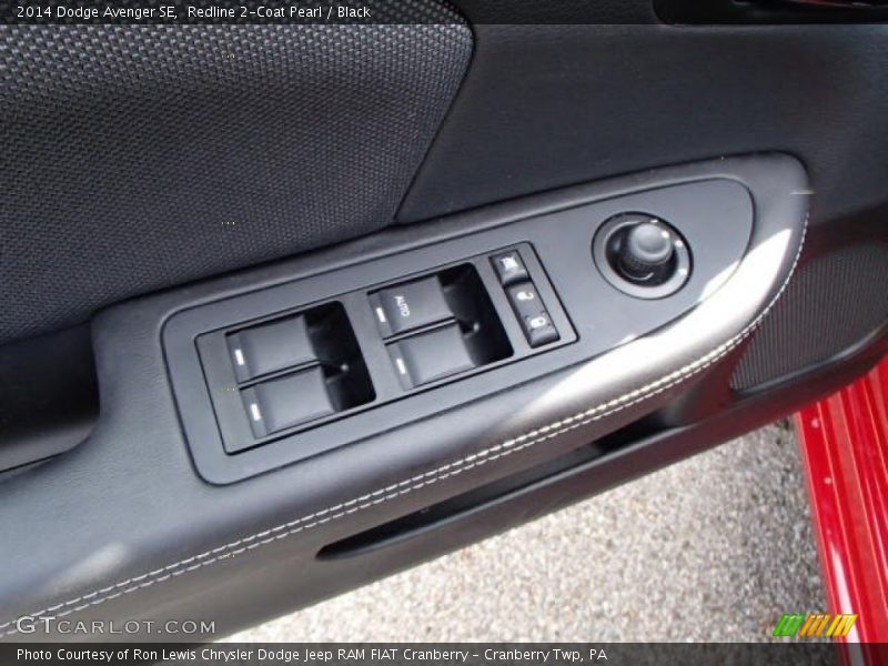 Redline 2-Coat Pearl / Black 2014 Dodge Avenger SE