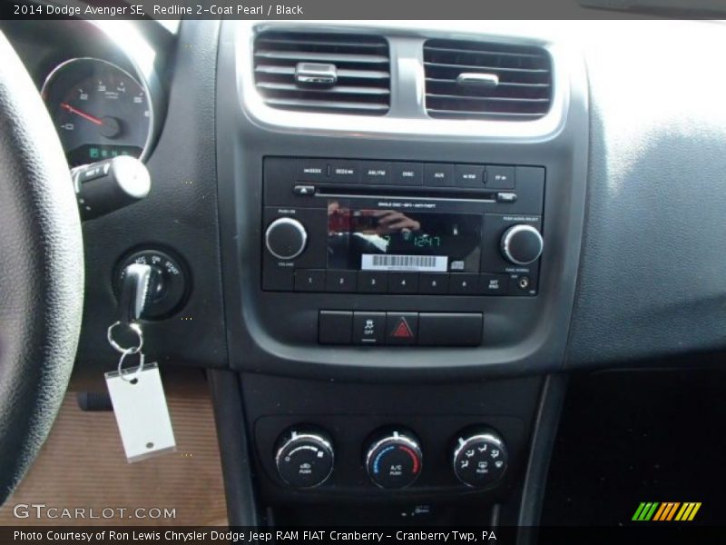 Redline 2-Coat Pearl / Black 2014 Dodge Avenger SE