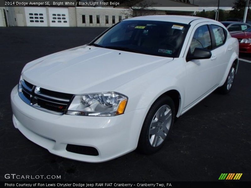 Bright White / Black/Light Frost Beige 2014 Dodge Avenger SE