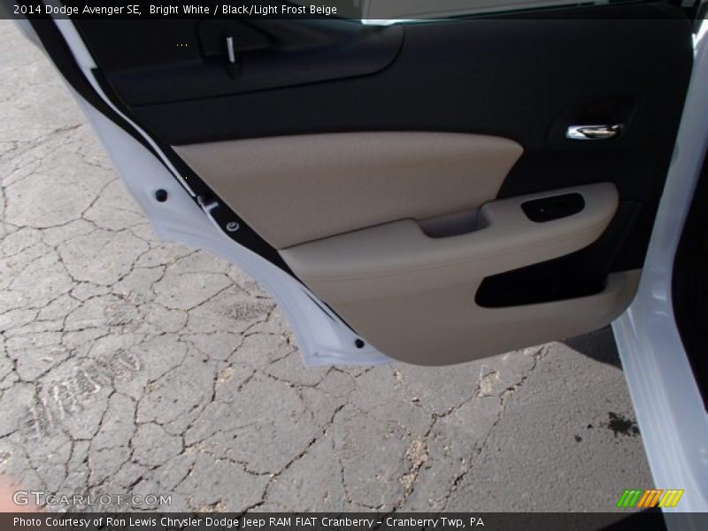 Bright White / Black/Light Frost Beige 2014 Dodge Avenger SE