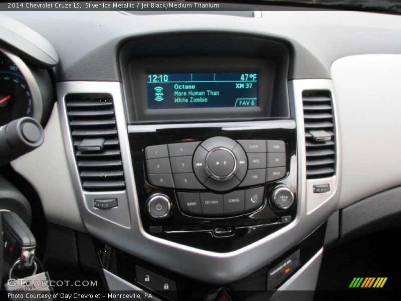 Silver Ice Metallic / Jet Black/Medium Titanium 2014 Chevrolet Cruze LS
