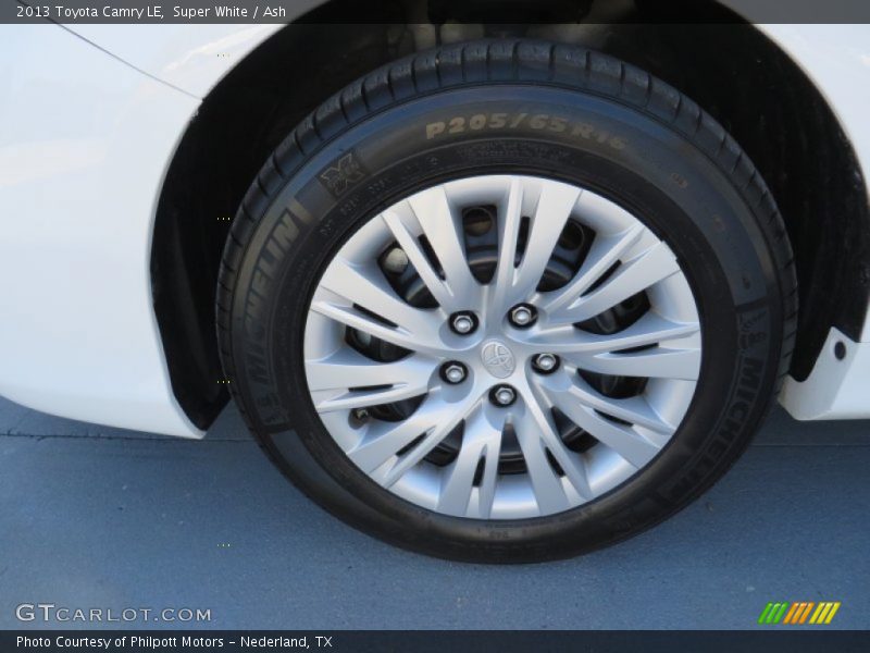 Super White / Ash 2013 Toyota Camry LE