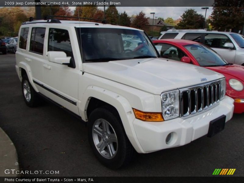 Front 3/4 View of 2009 Commander Limited 4x4