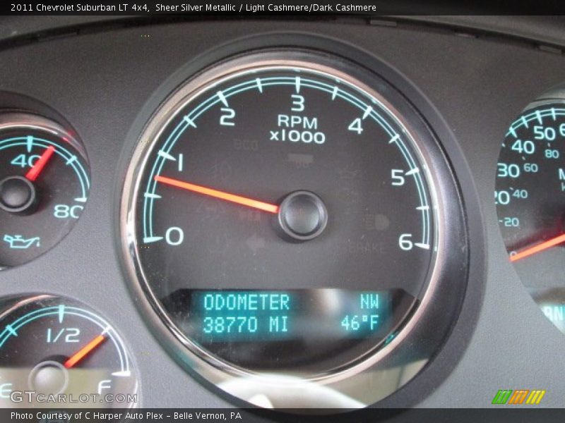 Sheer Silver Metallic / Light Cashmere/Dark Cashmere 2011 Chevrolet Suburban LT 4x4