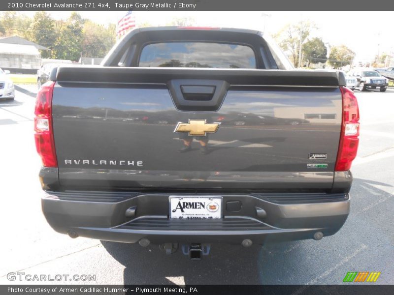 Taupe Gray Metallic / Ebony 2010 Chevrolet Avalanche Z71 4x4