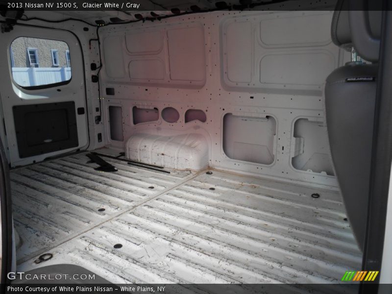  2013 NV 1500 S Trunk