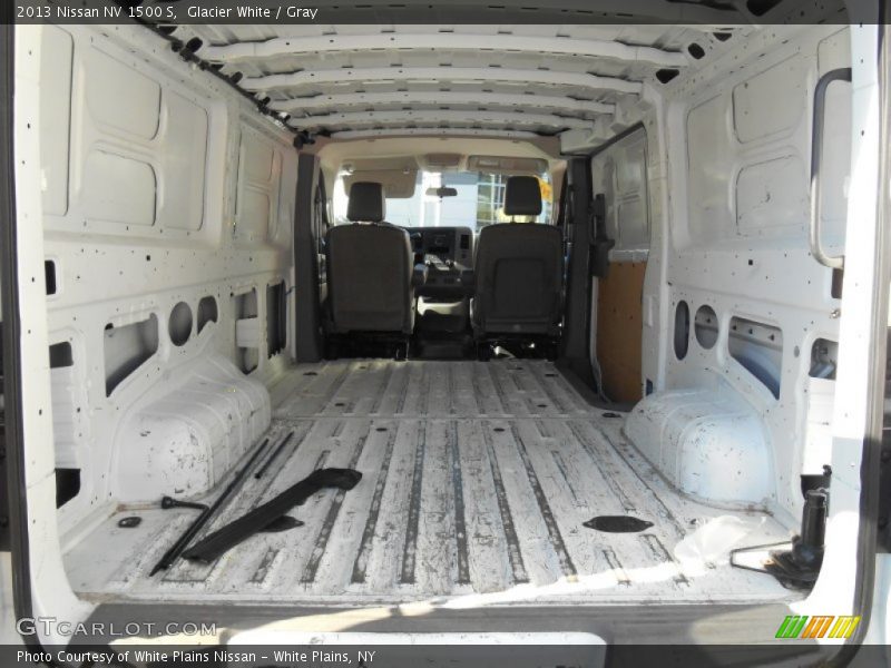  2013 NV 1500 S Trunk