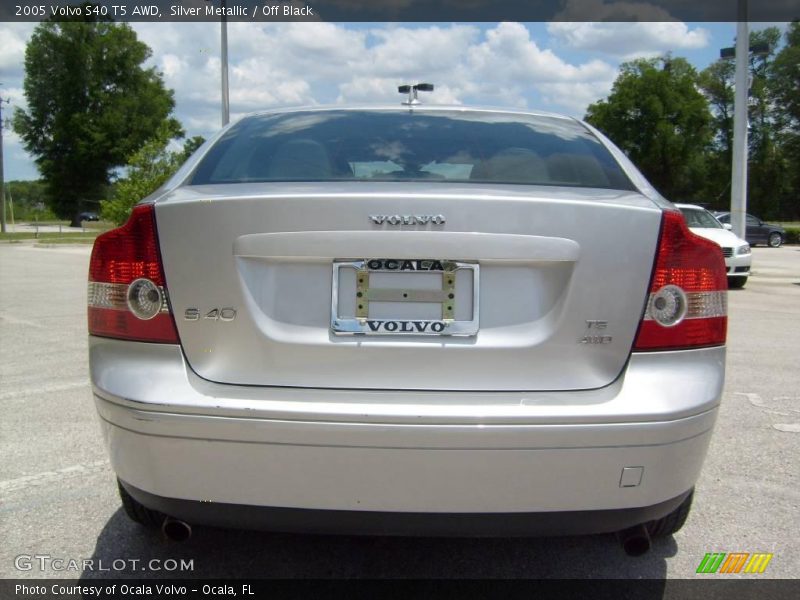 Silver Metallic / Off Black 2005 Volvo S40 T5 AWD