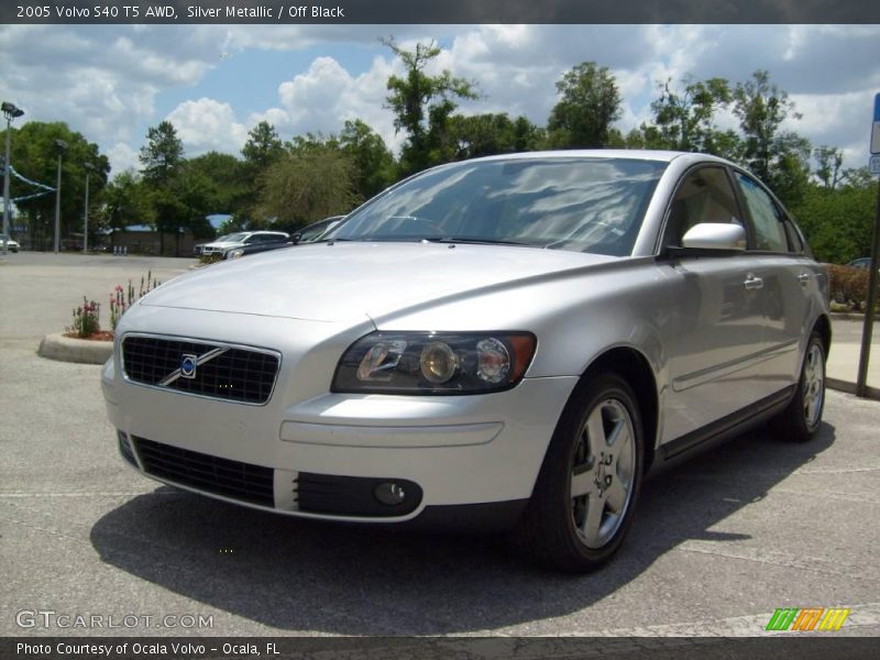 Silver Metallic / Off Black 2005 Volvo S40 T5 AWD