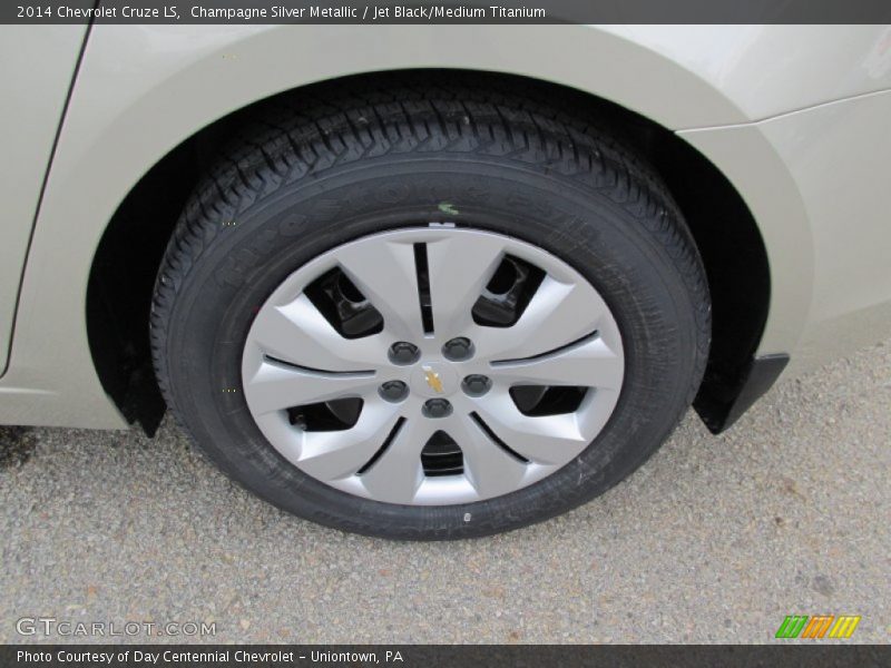 Champagne Silver Metallic / Jet Black/Medium Titanium 2014 Chevrolet Cruze LS