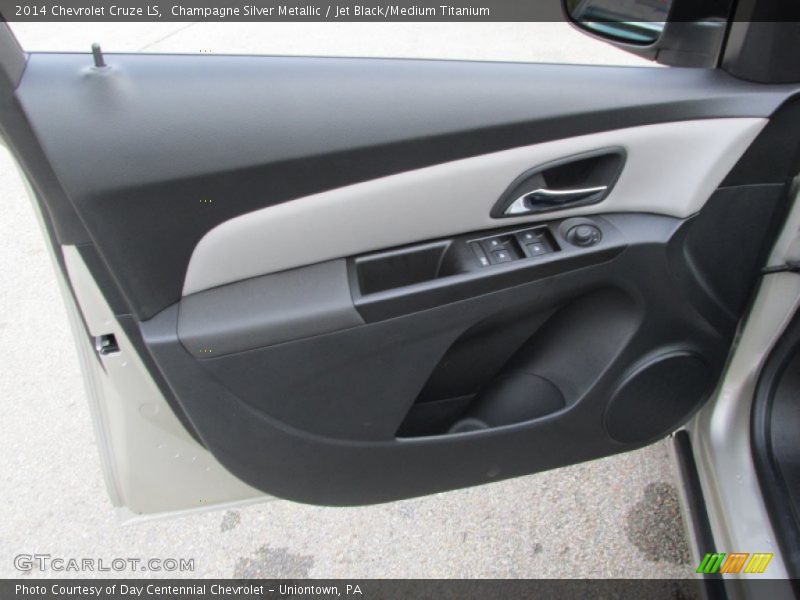 Champagne Silver Metallic / Jet Black/Medium Titanium 2014 Chevrolet Cruze LS