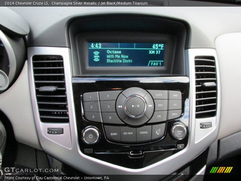 Champagne Silver Metallic / Jet Black/Medium Titanium 2014 Chevrolet Cruze LS