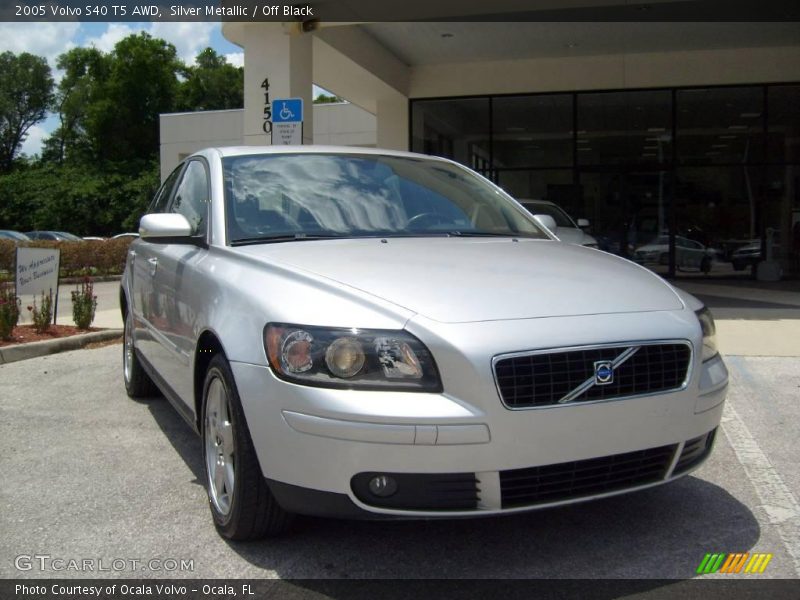 Silver Metallic / Off Black 2005 Volvo S40 T5 AWD