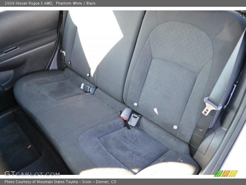 Phantom White / Black 2009 Nissan Rogue S AWD