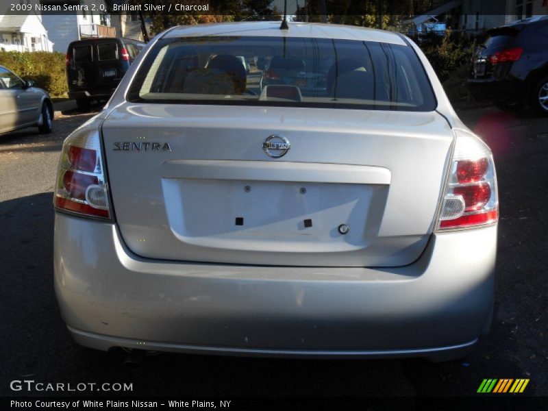 Brilliant Silver / Charcoal 2009 Nissan Sentra 2.0