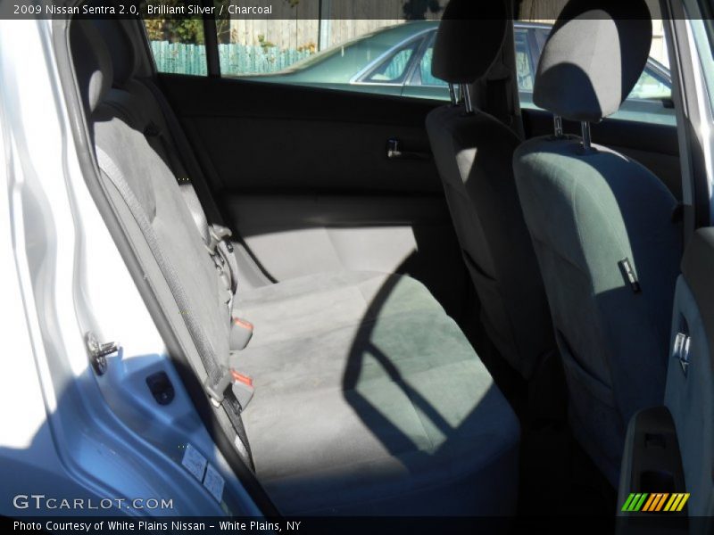 Brilliant Silver / Charcoal 2009 Nissan Sentra 2.0
