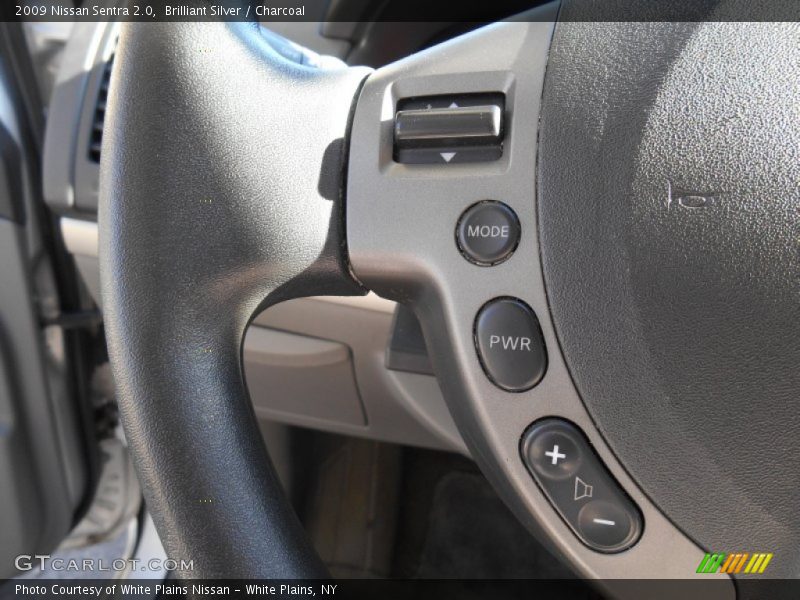 Brilliant Silver / Charcoal 2009 Nissan Sentra 2.0