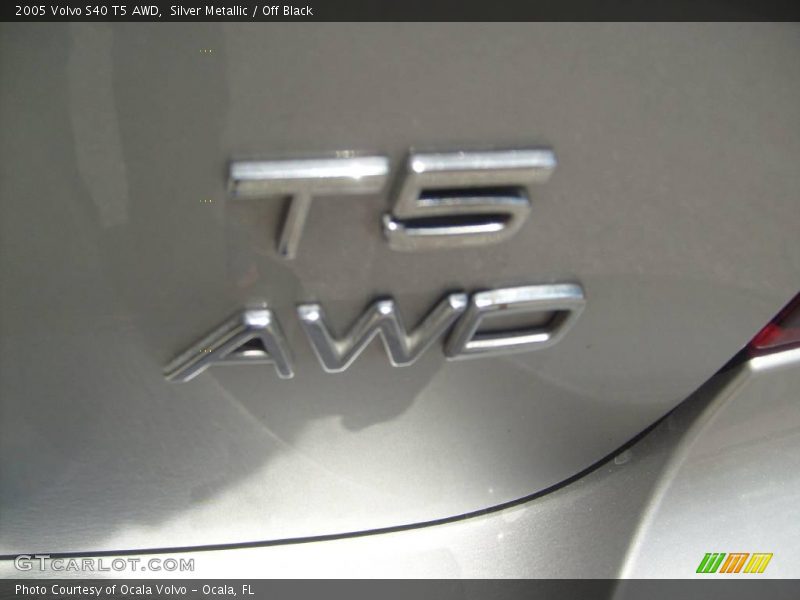 Silver Metallic / Off Black 2005 Volvo S40 T5 AWD