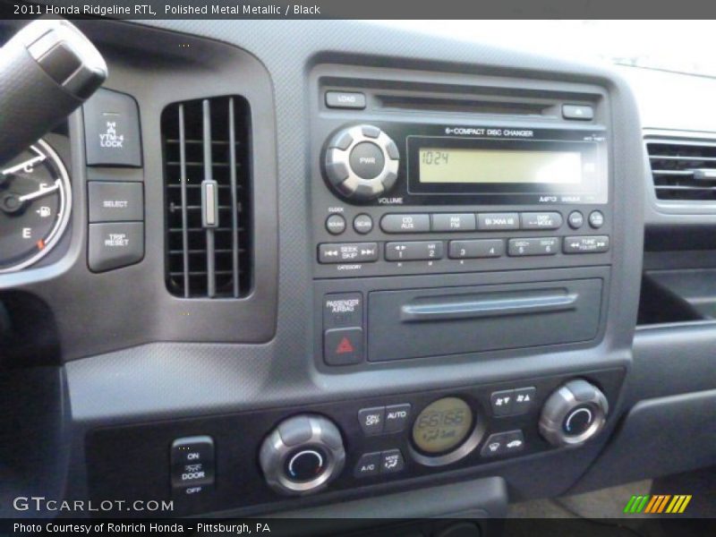 Polished Metal Metallic / Black 2011 Honda Ridgeline RTL